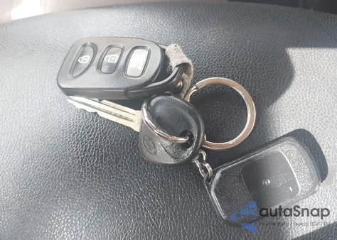 2016 Hyundai Elantra Se from USA, damaged, VIN 5NPDH4AE0GH665568